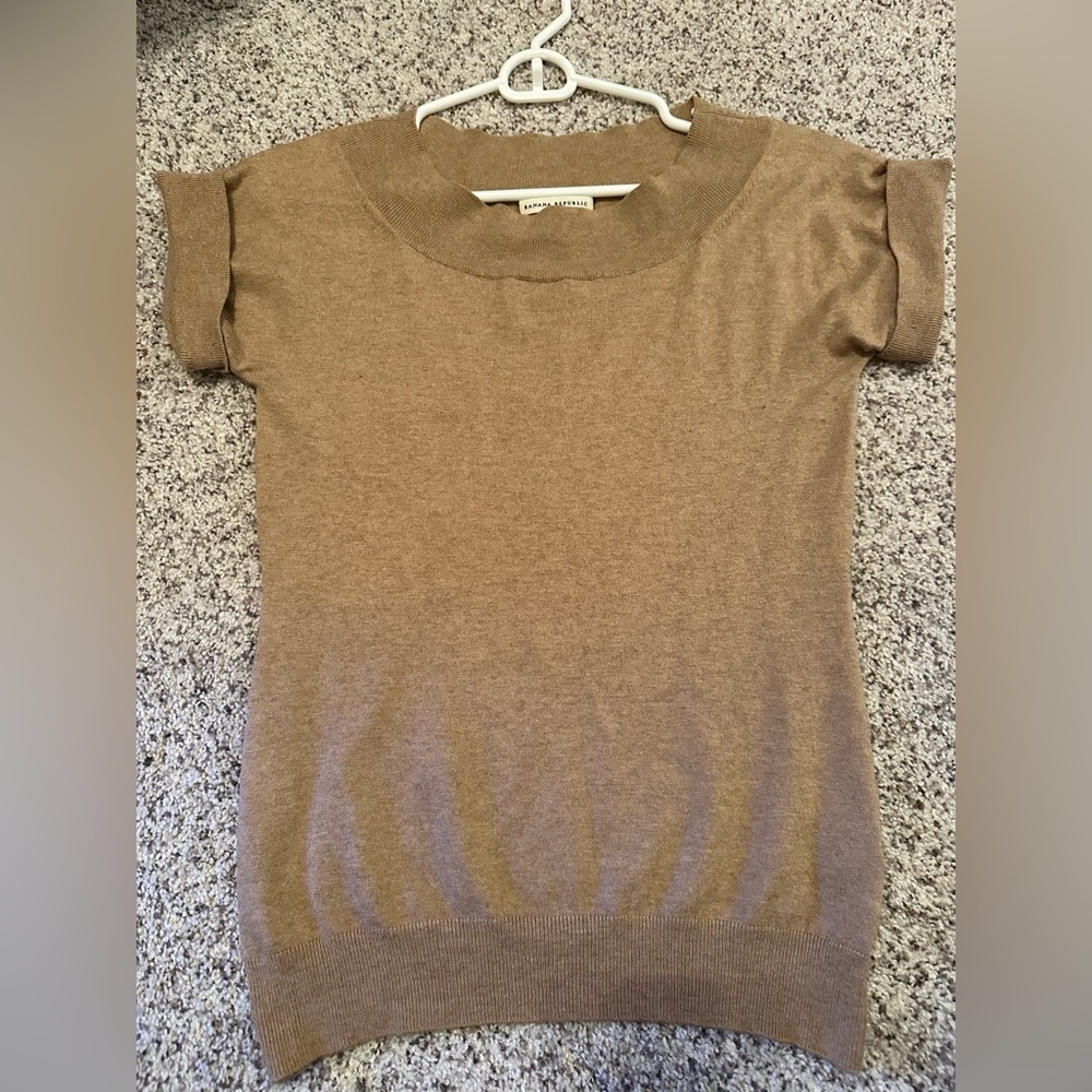 Vintage Banana Republic Brown sweater Tee - SZ XS - perfect condition.